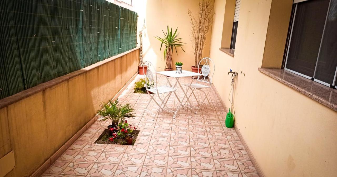 Domumontegrappa - Appartamento Indipendente Con Giardino - Sestu Buitenkant foto