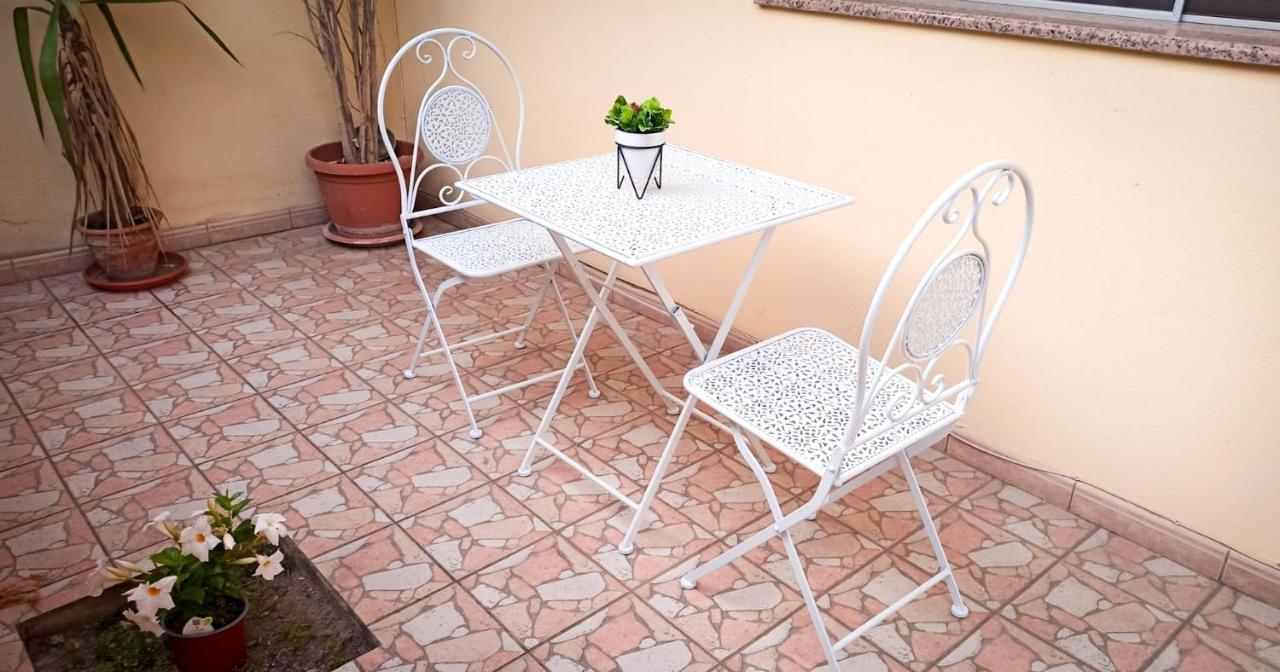 Domumontegrappa - Appartamento Indipendente Con Giardino - Sestu Buitenkant foto